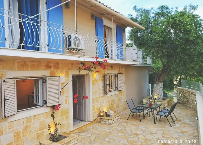 Spiro\'S Cottage By Alegria Apartments